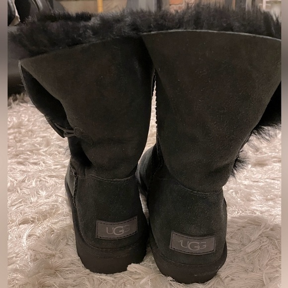 UGG | Bailey Button II - Picture 8 of 11